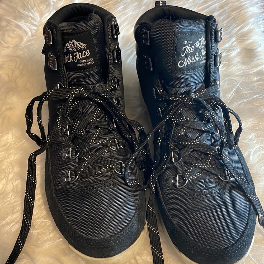 The North Face Back-to-Berkley waterproof hiking boots - women's 8.5